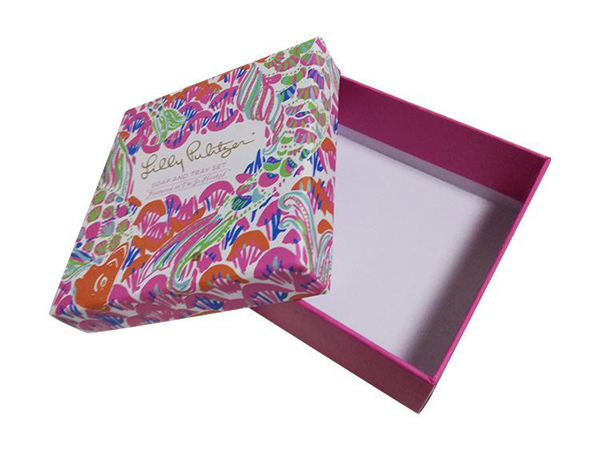 天(tian)地蓋盒(hé)